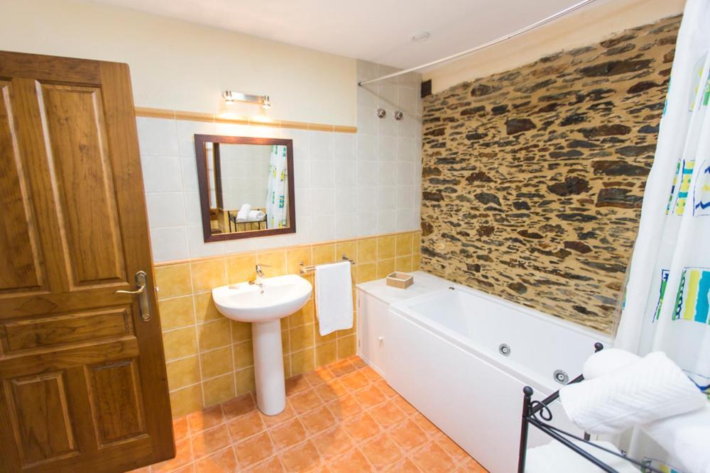 Apartamentos Casa Mateo Navia Eksteriør billede